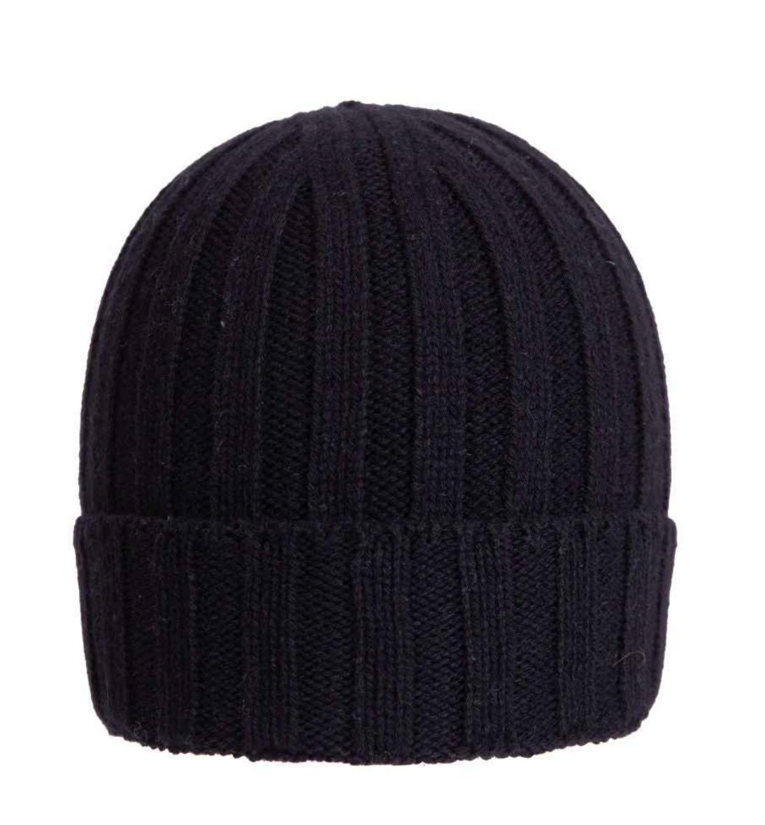 Berretto a coste in puro cashmere bianco di Q7LAB, accessorio di lana morbida, fatto in Italia.