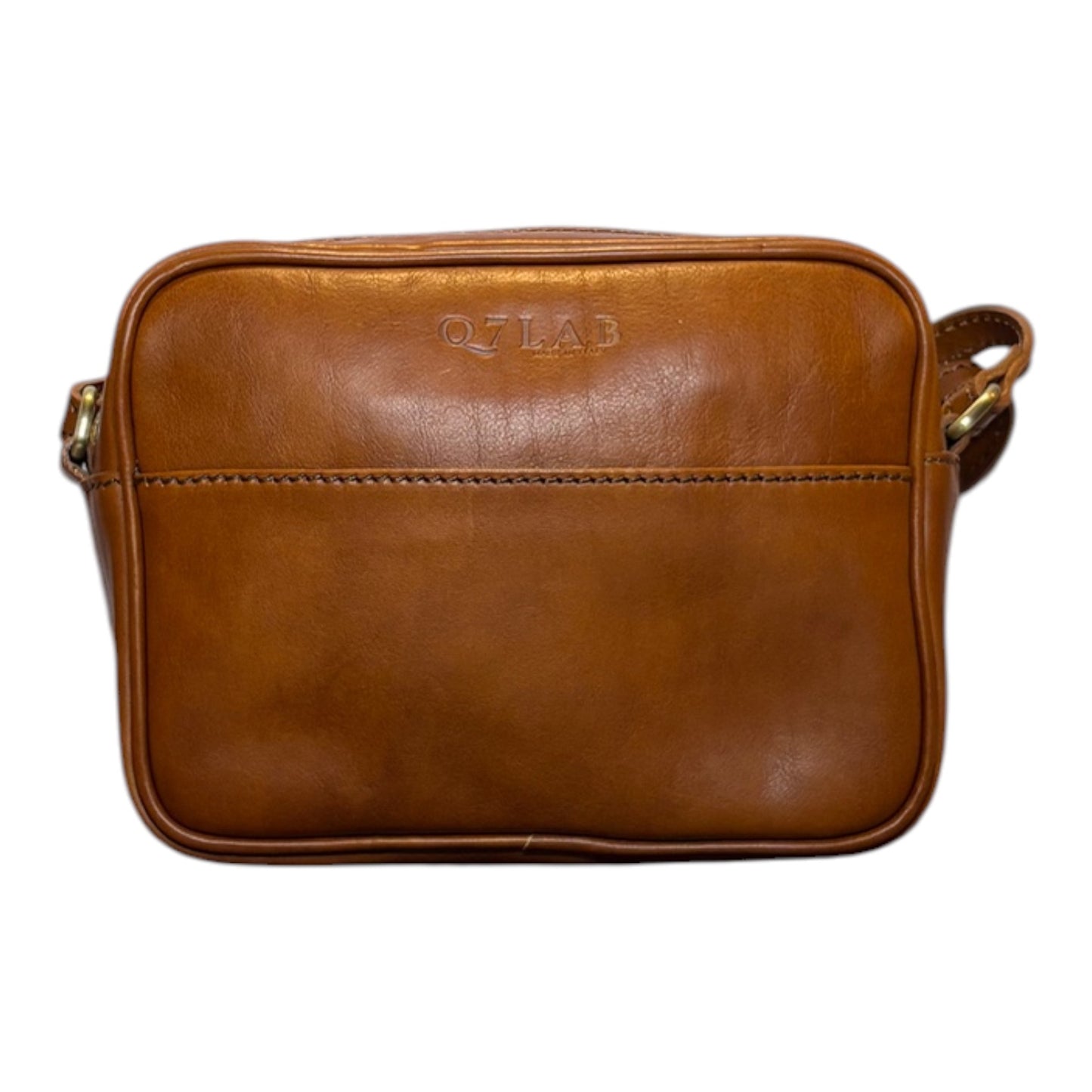 Tracolla cuoio Hera di Q7LAB, borsa accessori in stile elegante con tracolla regolabile e dettagli raffinati.