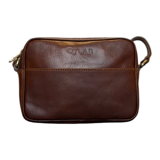 Tracolla marrone Hera di Q7LAB, borsa a tracolla elegante in accessori moda, con dettagli in tessuto e finiture di alta qualità
