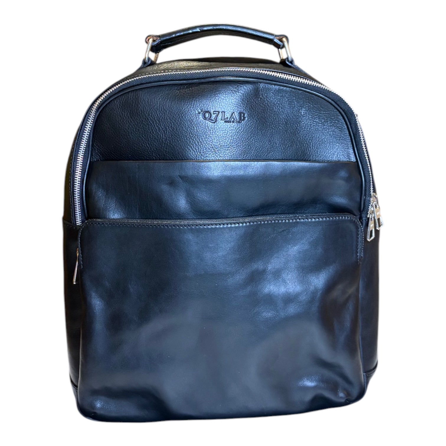 Zaino Atlas Q7LAB con scomparti spaziosi e manici resistenti, ideale per scuola e viaggi, in colore nero con dettagli moderni.