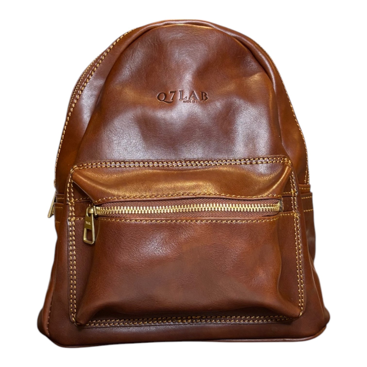 Zaino Eos Q7LAB in pelle marrone con tasche frontali e spallacci imbottiti, vista frontale.